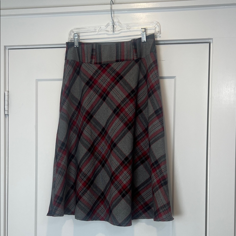 East 5th Red and Gray Plaid A-Line Skirt size 4.